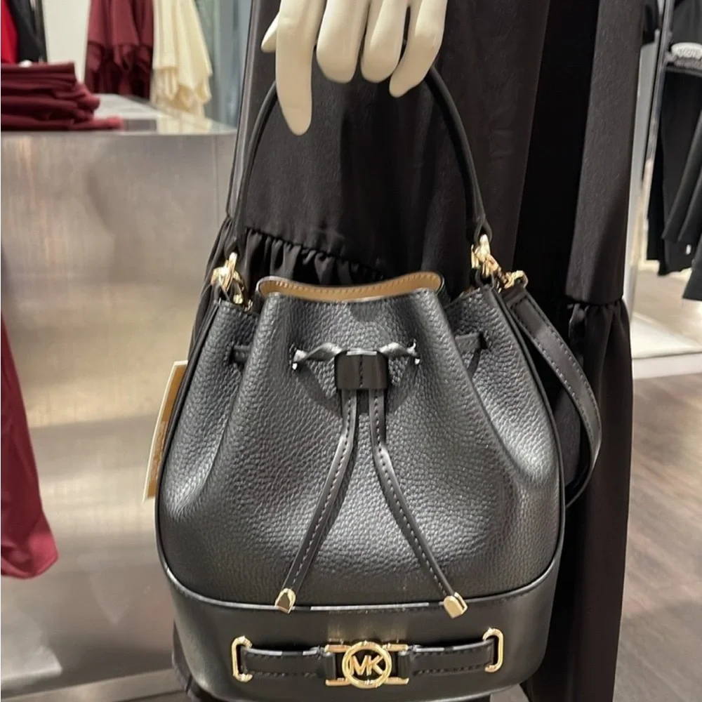 MICHAEL KORS  Reed Medium Pebbled Leather Bucket Bag Black NWT